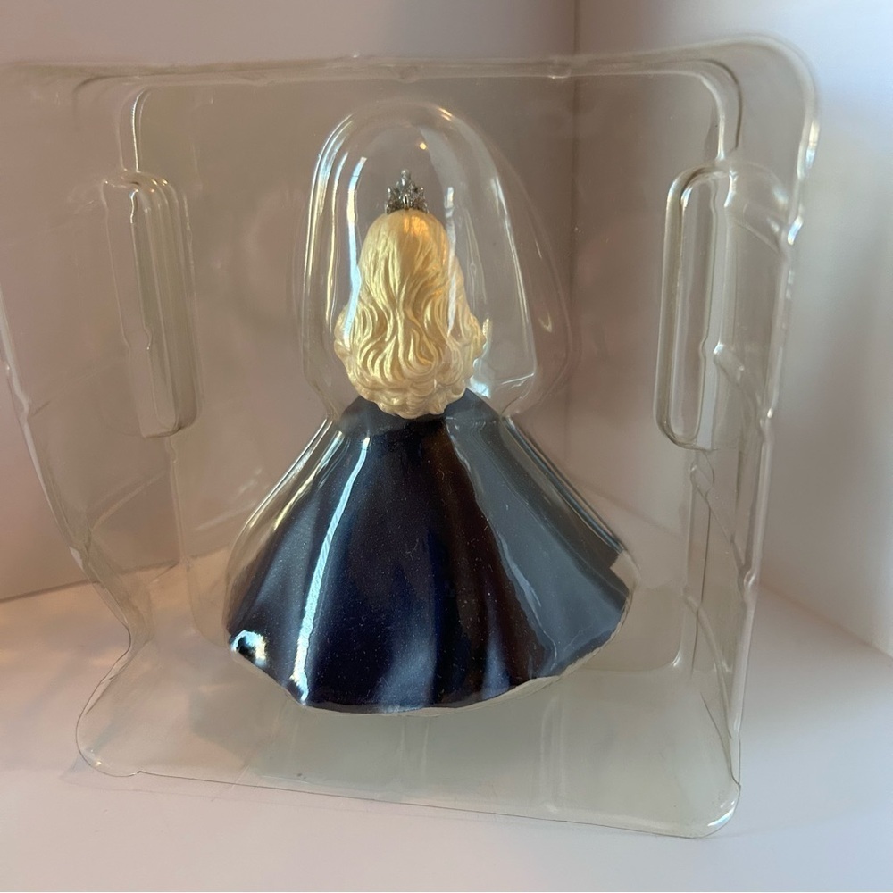 Hallmark Keepsake Barbie Millennium Princess Ornament - Picture 4 of 5